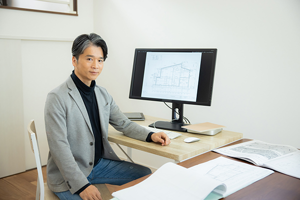 建設業でテレワークをする人