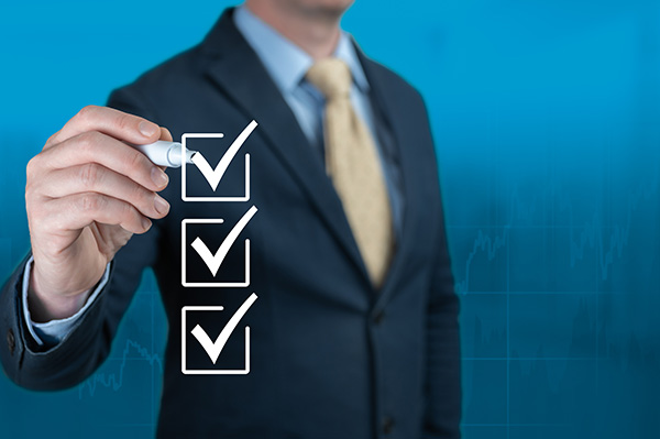 クラウドサービスに潜むリスクをチェックするイメージ